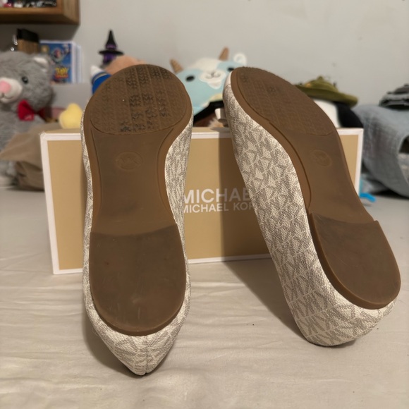 Michael Kors - Andrea Ballet Flat - Vanilla - Size 11 - Picture 4 of 9